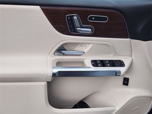 Certified 2026 Mercedes-Benz GLB 250 4MATIC image 10