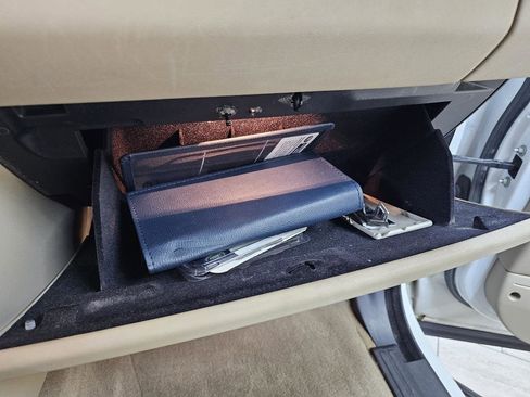 Used 2016 Land Rover LR4 HSE image 41