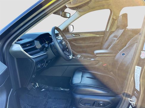 Used 2023 Jeep Grand Cherokee 4WD 4xe image 24