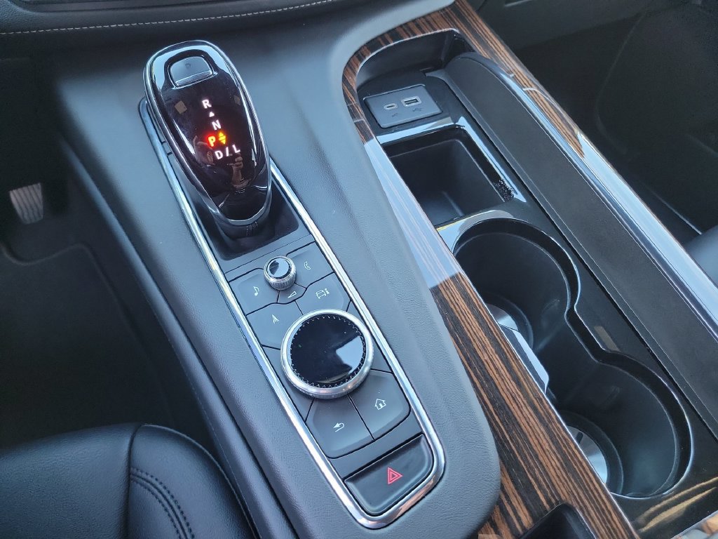 Used 2024 Cadillac Escalade Luxury RWD image 15