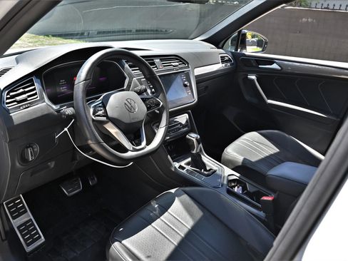 Used 2024 Volkswagen Tiguan SE R-Line FWD image 12