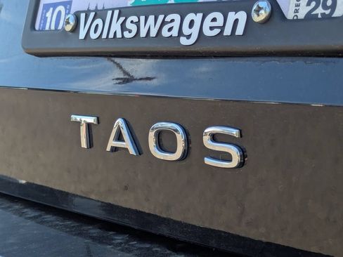 Used 2025 Volkswagen Taos SE w/ Panoramic Sunroof Package AWD/4WD image 31