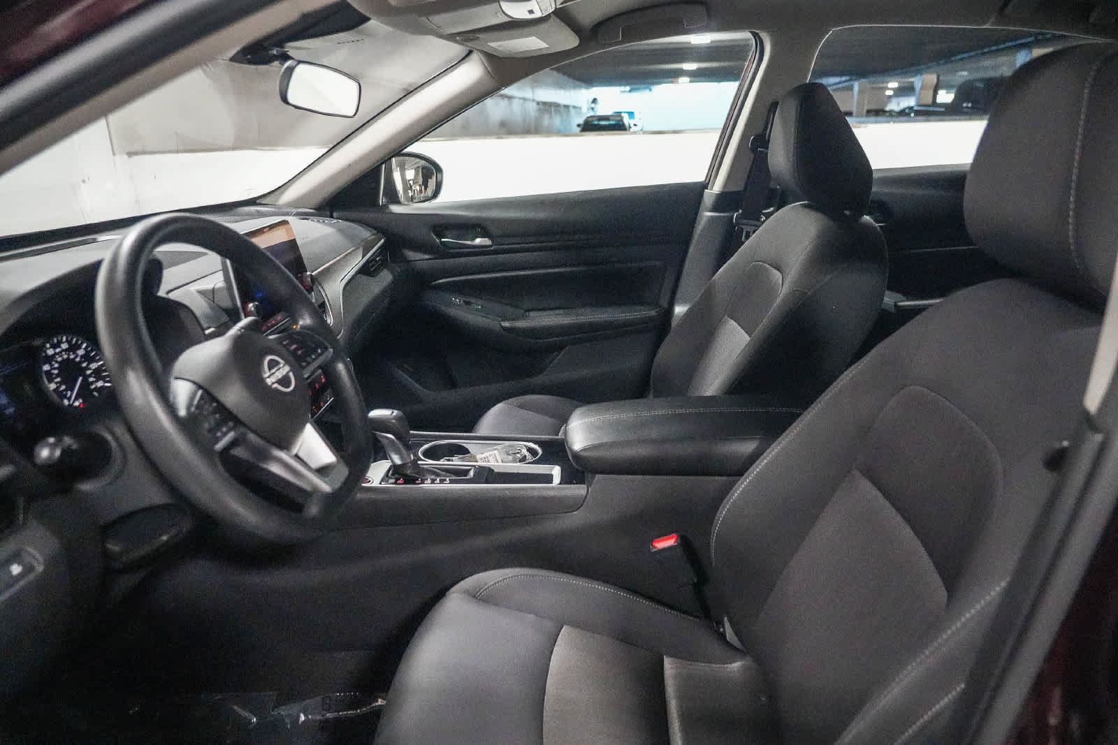 Used 2024 Nissan Altima 2.5 SV FWD image 15