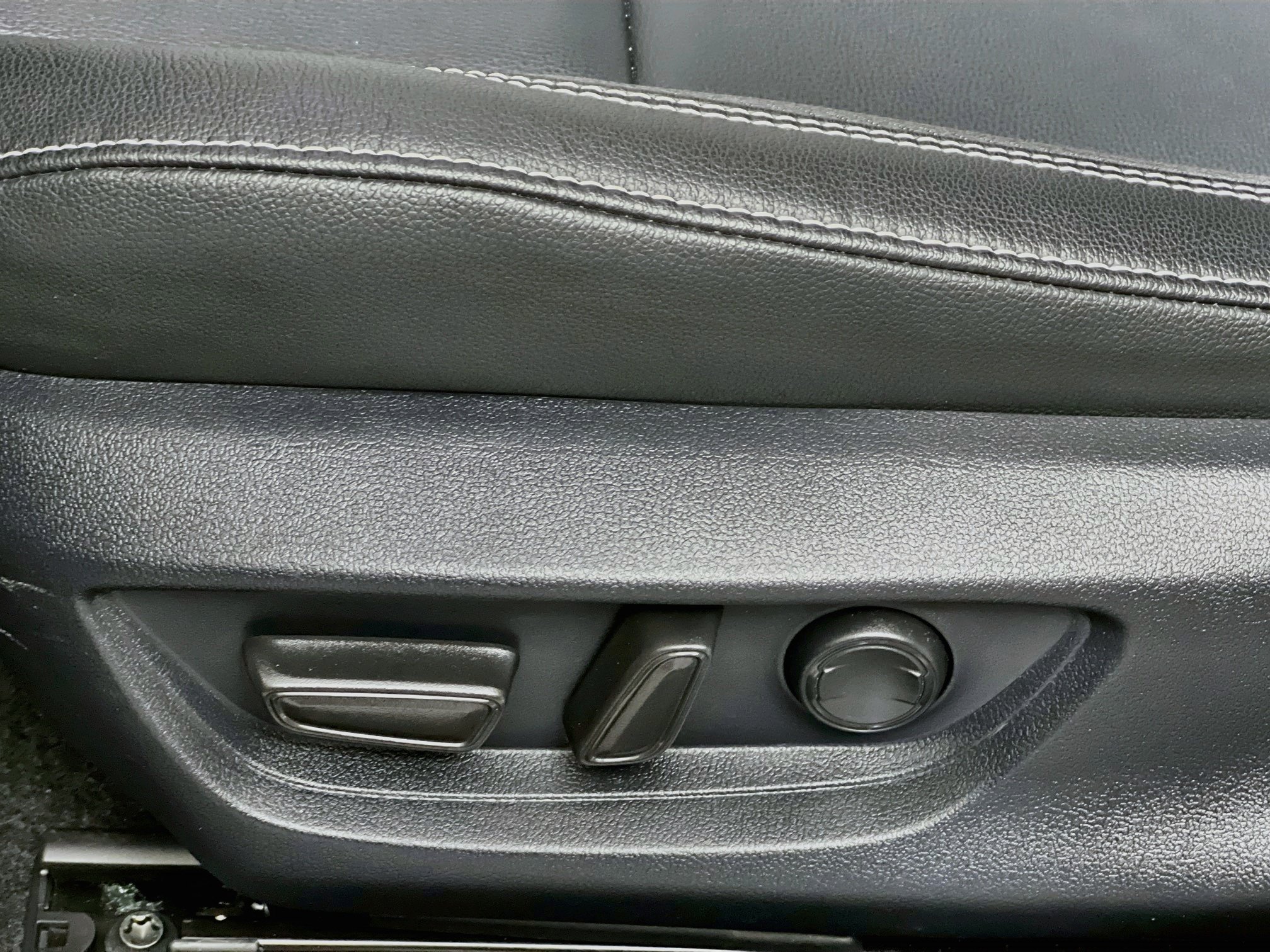 Used 2025 Toyota Camry SE FWD image 15