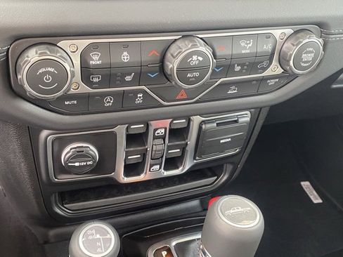 New 2025 Jeep Gladiator Sport image 22