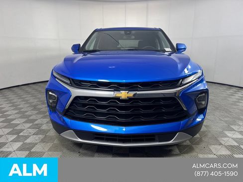 Used 2025 Chevrolet Blazer LT FWD image 3