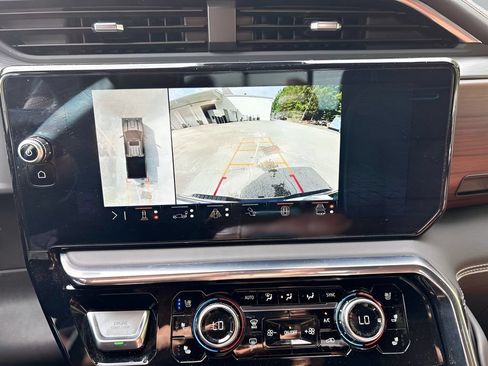 Used 2025 GMC Sierra 2500 Denali Ultimate AWD/4WD image 18
