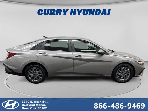 Certified 2024 Hyundai Elantra SEL FWD image 6