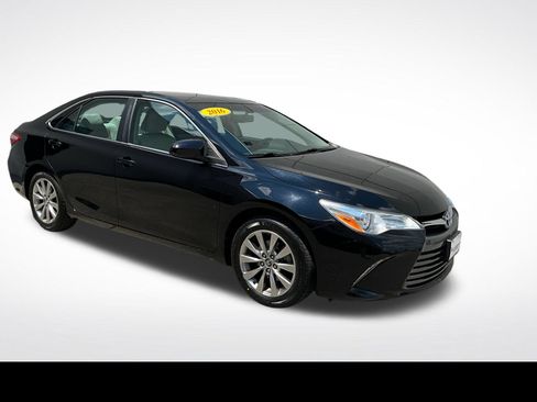 Used 2016 Toyota Camry XLE w/ Moonroof Package FWD image 22