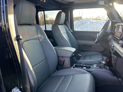 New 2026 Jeep Gladiator Mojave w/ Technology Group image 8