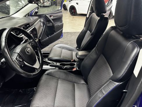 Used 2018 Toyota Corolla SE w/ Body Protection Package FWD image 34
