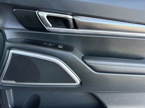 Certified 2025 Kia Telluride LX FWD image 23
