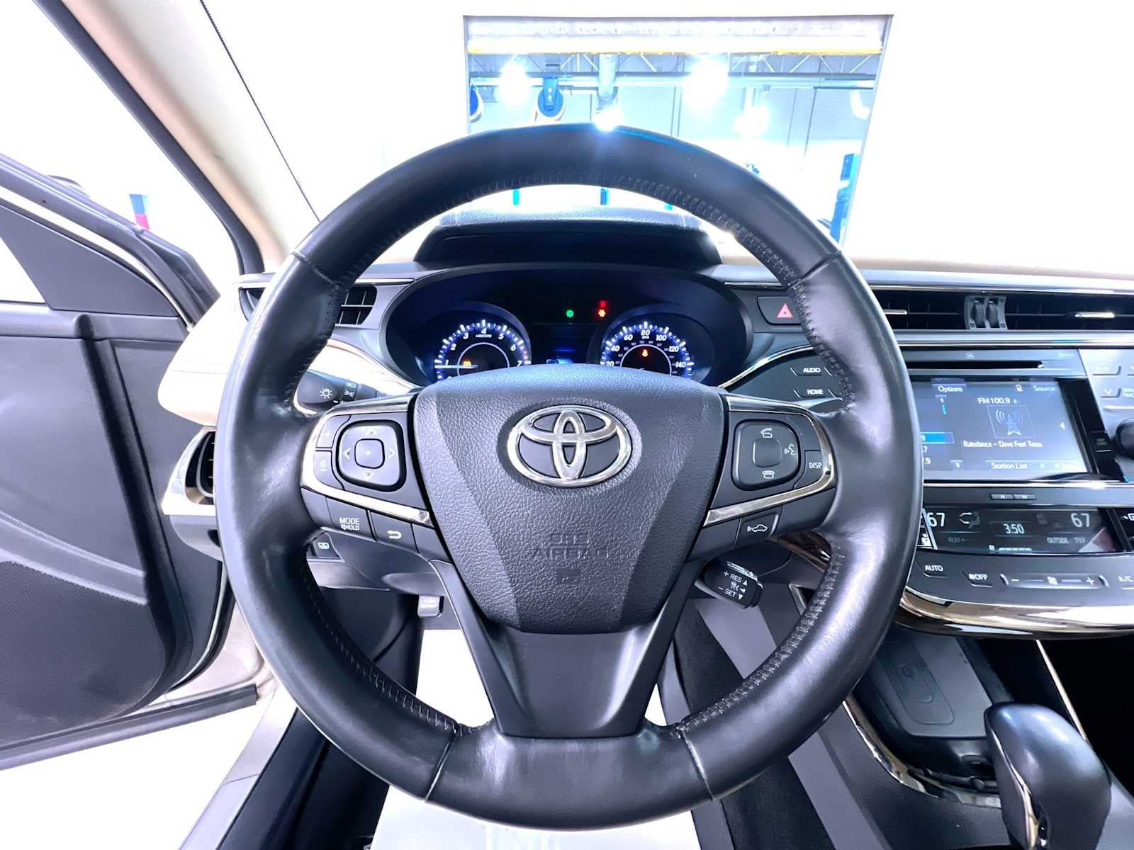 Used 2015 Toyota Avalon Limited w/ Technology Package FWD image 15