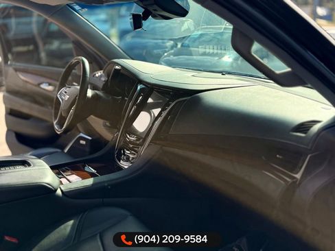 Used 2019 Cadillac Escalade Luxury image 34