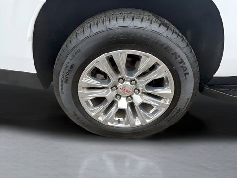 Used 2025 GMC Yukon XL Denali AWD/4WD image 35