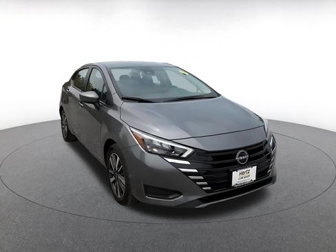 Used 2025 Nissan Versa SV FWD image 3