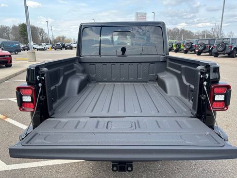 New 2026 Jeep Gladiator Sport AWD/4WD image 10