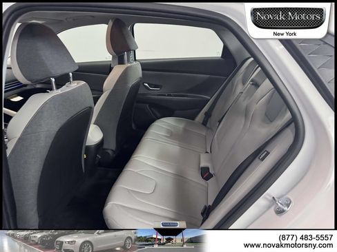 Used 2025 Hyundai Elantra Limited FWD image 10