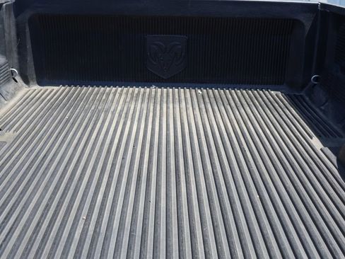 Used 2016 RAM 2500 Tradesman w/ Chrome Appearance Group AWD/4WD image 8