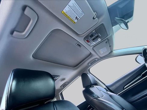 Certified 2025 Kia Telluride S FWD image 14
