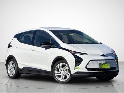 Used 2023 Chevrolet Bolt LT image 2