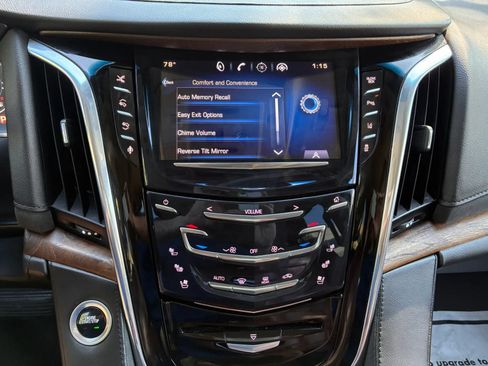 Used 2015 Cadillac Escalade Premium AWD/4WD image 28