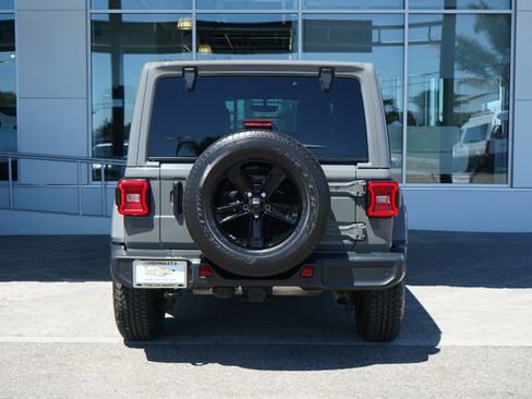 Used 2020 Jeep Wrangler Unlimited Sahara AWD/4WD image 7