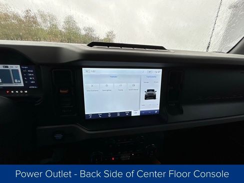 Used 2022 Ford Bronco Badlands image 38