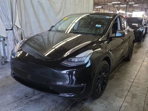 Used 2021 Tesla Model Y Long Range AWD/4WD image 1