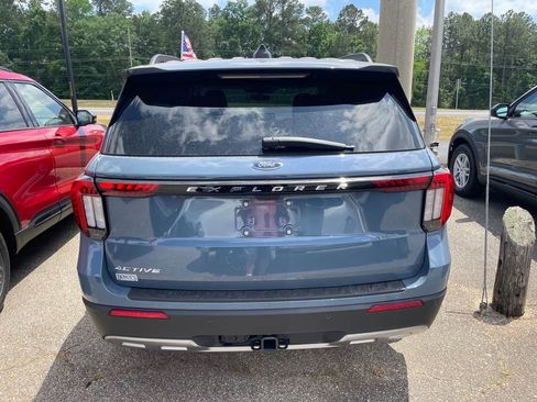 New 2026 Ford Explorer Active RWD image 10
