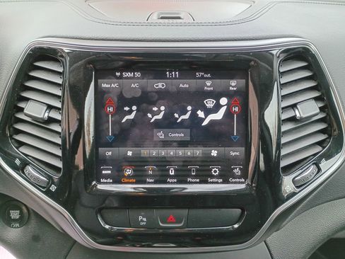 Used 2019 Jeep Cherokee Limited image 23