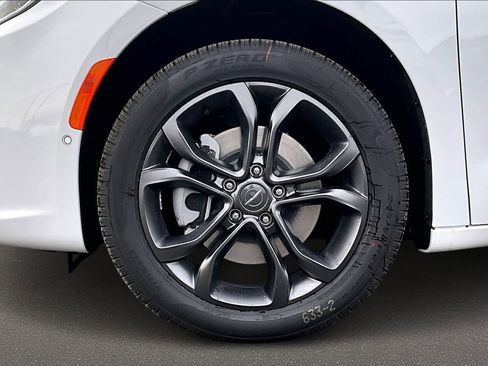 New 2026 Chrysler Pacifica Select image 8