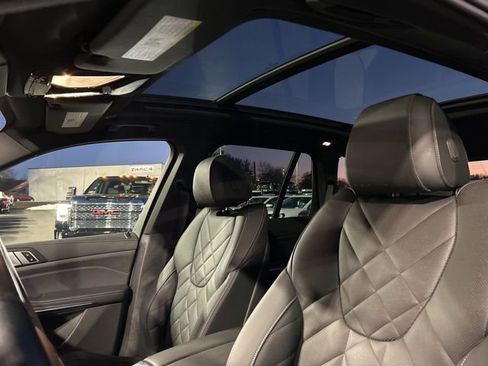 Used 2025 BMW X5 xDrive40i w/ Premium Package image 24