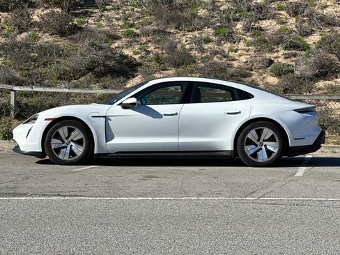 Used 2024 Porsche Taycan 4S image 2