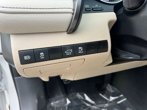 Used 2023 Toyota Camry LE image 14