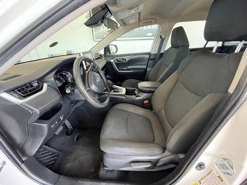 Used 2023 Toyota RAV4 LE FWD image 10