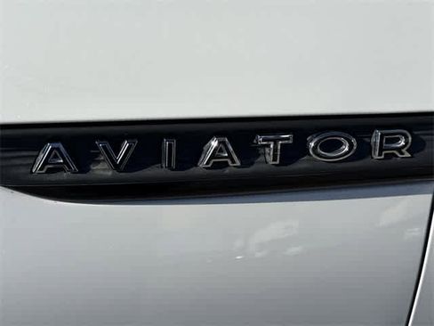 Used 2020 Lincoln Aviator Reserve w/ Equipment Group 202A image 5