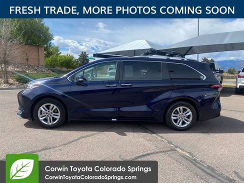 Used 2022 Toyota Sienna Limited AWD/4WD image 4