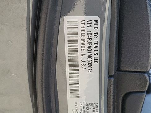 Used 2021 Jeep Grand Cherokee Laredo X AWD/4WD image 33