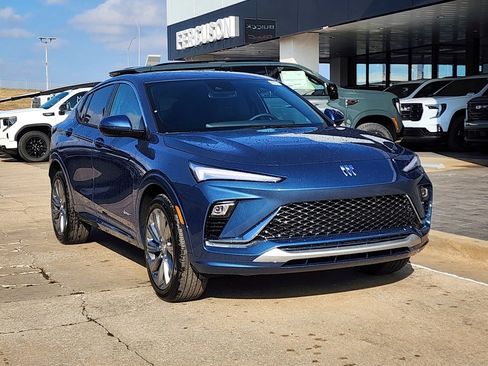 New 2026 Buick Envista Avenir image 2