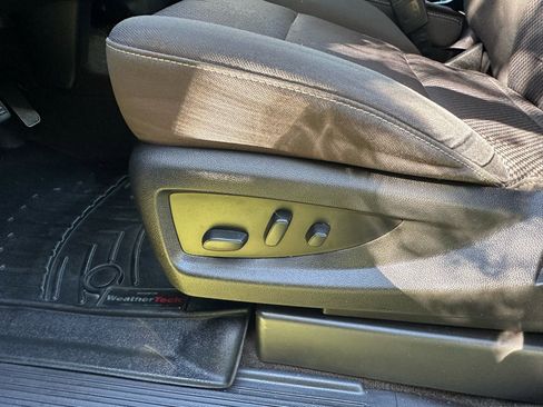 Used 2018 Chevrolet Silverado 1500 LT w/ All Star Edition image 13