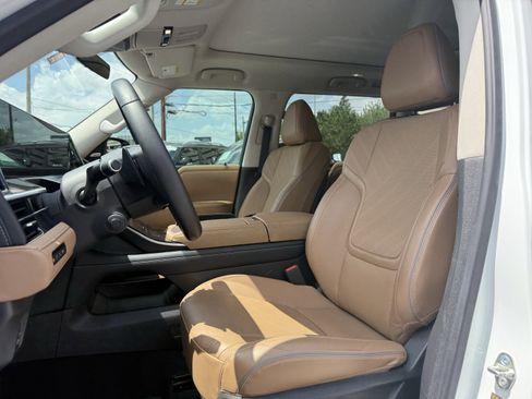 Certified 2025 INFINITI QX80 Luxe image 12