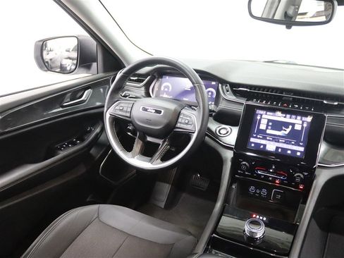 Used 2022 Jeep Grand Cherokee L Laredo w/ Luxury Tech Group I image 21