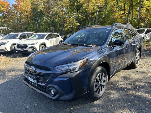 Certified 2025 Subaru Outback Premium AWD/4WD image 4