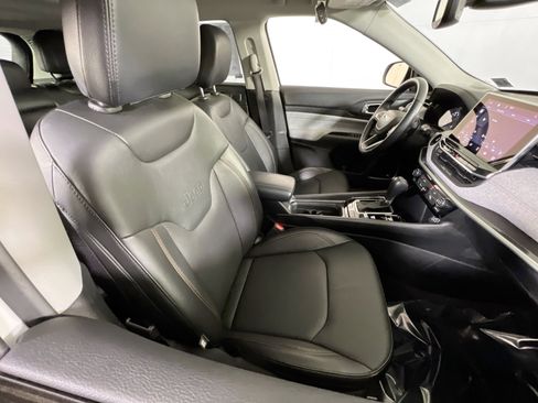 Used 2022 Jeep Compass Latitude w/ Sun and Sound Group AWD/4WD image 26