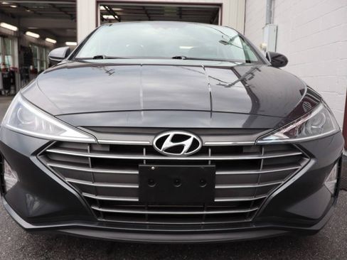 Used 2020 Hyundai Elantra SE FWD image 2