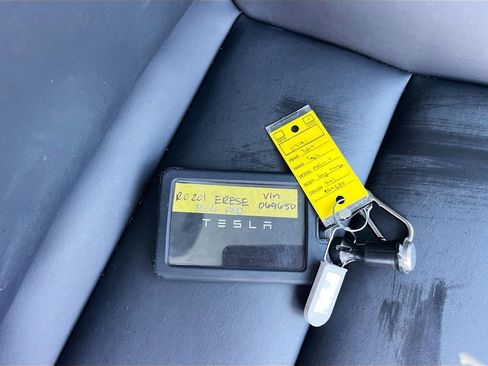 Used 2024 Tesla Model Y Long Range AWD/4WD image 34