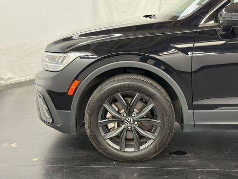 Used 2024 Volkswagen Tiguan SE image 12