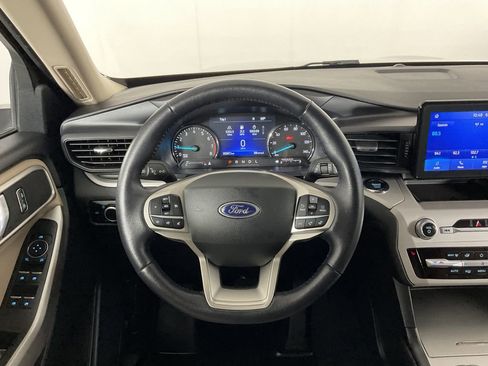 Used 2023 Ford Explorer XLT w/ Class IV Trailer Tow Package AWD/4WD image 12