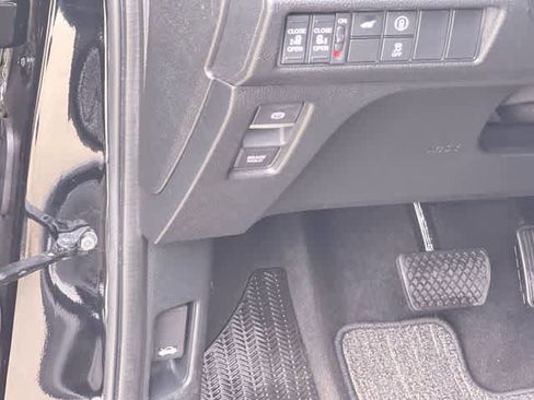 Used 2024 Honda Odyssey EX-L image 29